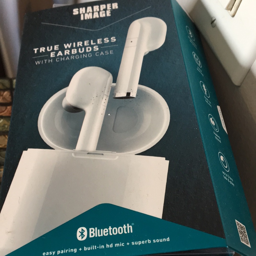 New Sharper Image Bluetooth Ear Buds Charging Case